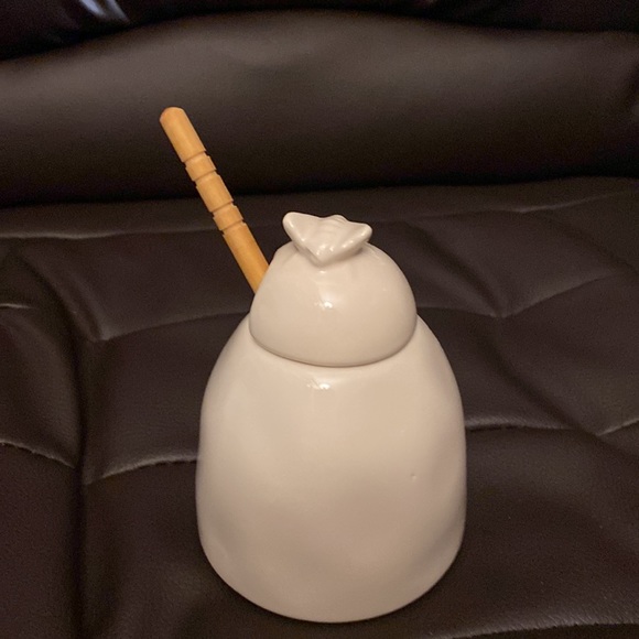 NWT IN BOX / Rae Dunn adorable ceramic Honey 🍯 Jar . - Picture 2 of 10